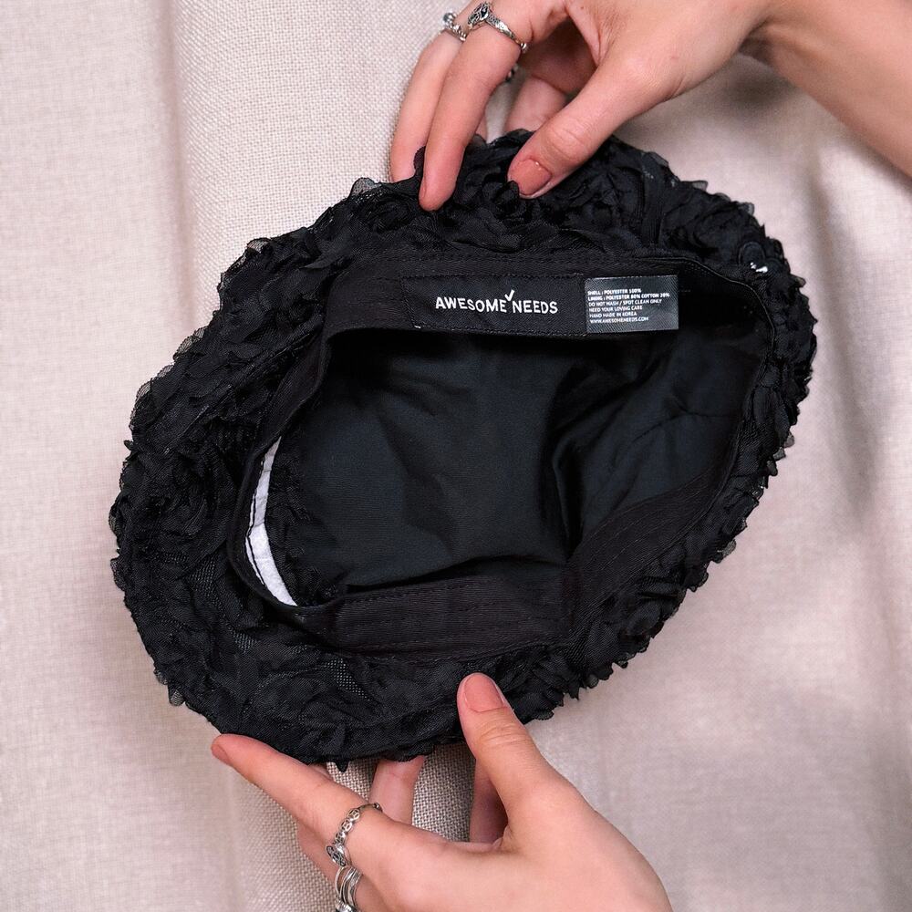 Black Rose Bouclé Beret, Textured Wool-Look Cap, Seoul - Picture 3 of 3